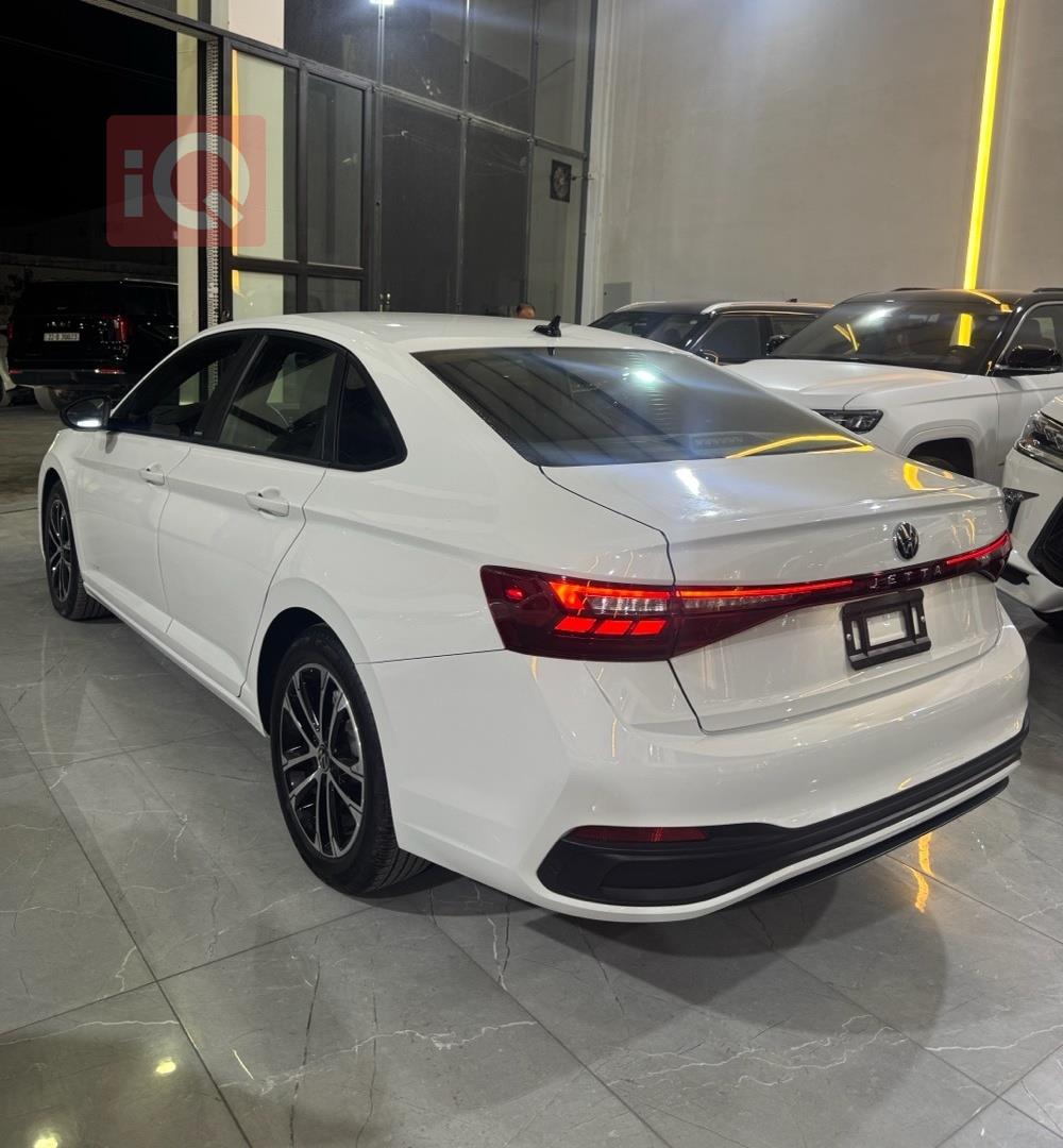 https://cdn.iqcars.io537762ef-5a96-4bc2-ae8c-8a4d9fa20660_4.jpg